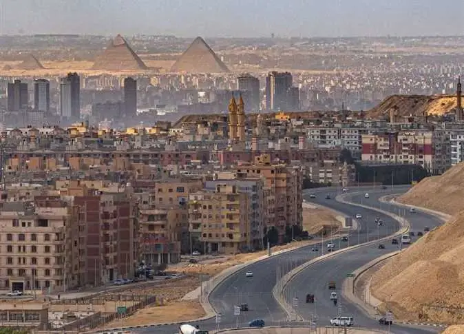 طرق ومحاور حدائق الأهرام بالقرب من منطقة الأهرامات